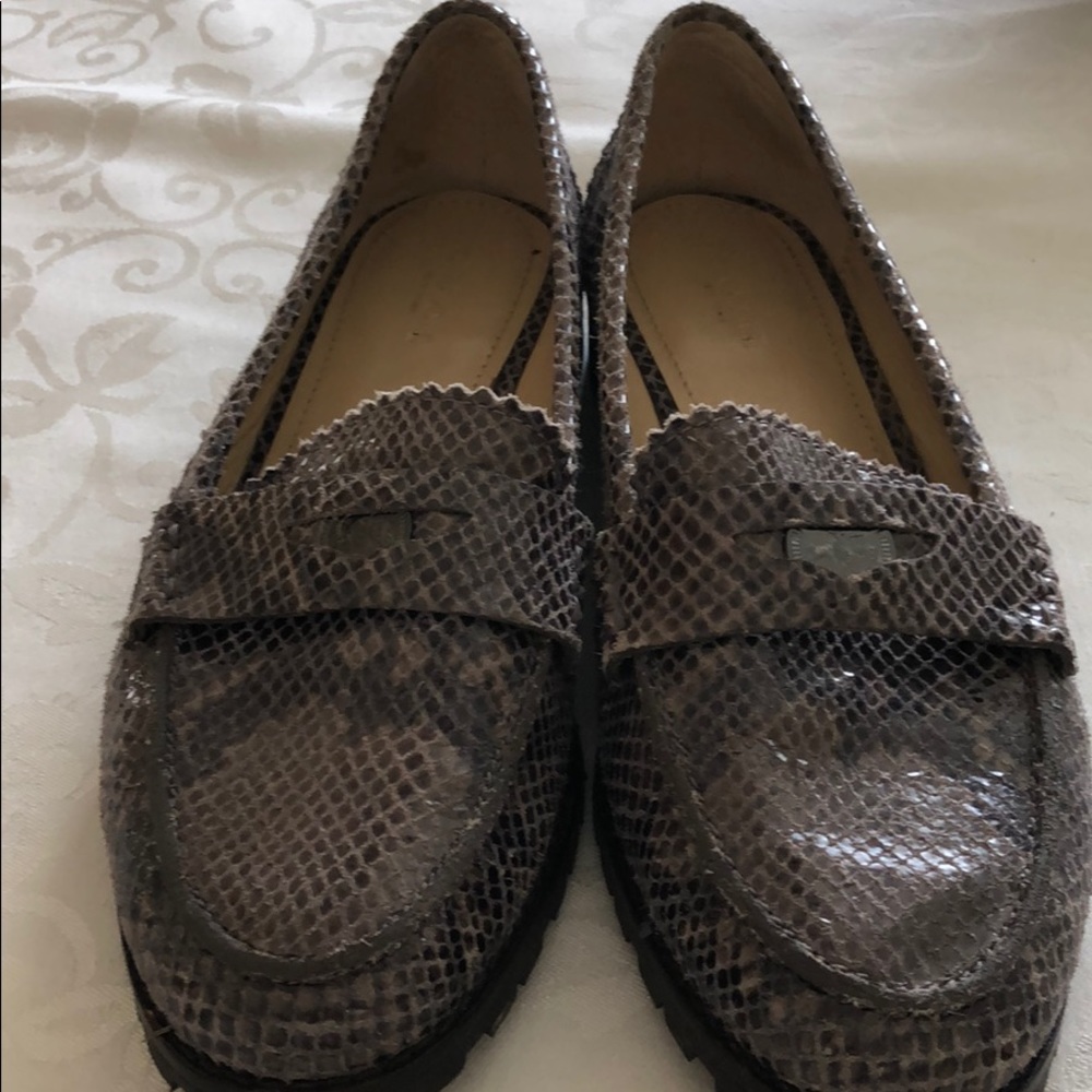 Coach snake embossed grey size 8.5b